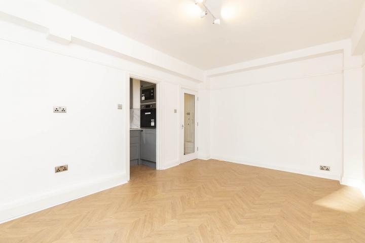 Recently Renovated Apartment Cleve Road, West Hampstead